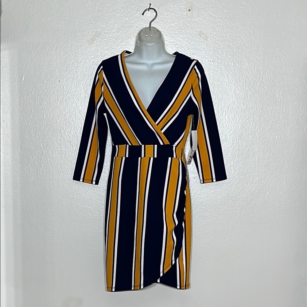Almost Famous Blue and Gold Sheath Dress V-Neck 3/4 Sleeve
